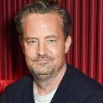 La última foto que publicó Matthew Perry en sus redes fue bañándose en el jacuzzi de su casa