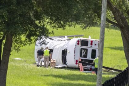 Marihuana y otros fármacos habría tomado el conductor que chocó en contra de un bus en Florida, cuyo menos ocho migrantes mexicanos