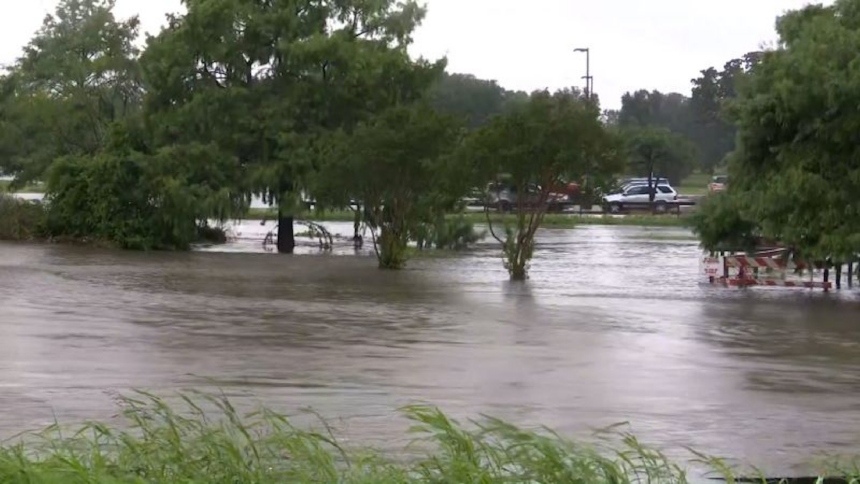 Tras ser azotada por una tormenta con vientos de huracán categoría cuatro, ahora en Houston y otras zonas de Texas un calor "infernal".  