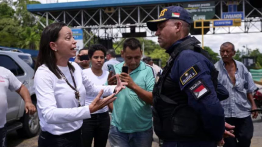 Policías de Trujillo retienen a María Corina en su regreso a Caracas este 29Jun