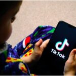 El gobernador de Utah, Spencer Cox, y el fiscal general, Sean Reyes, anunciaron nueva demanda contra plataforma TikTok explotación infantil.  