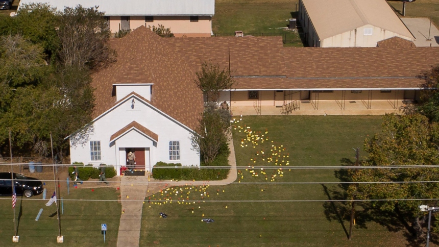 Este lunes, 12 de agosto, comenzó la demolición donde ocurrió la peor masacre en una iglesia de EEUU. Se trata de la First Baptist Church de Sutherland Spring (Texas), donde en 2017 un hombre fuertemente armado asesinó a más de dos docenas de personas. 