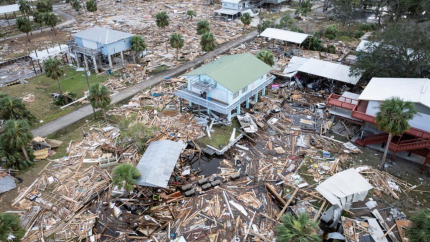 El huracán Helene dejó una estela de devastación a su paso por EEUU, con al menos 130 personas fallecidas y 600 más todavía desaparecidas.  