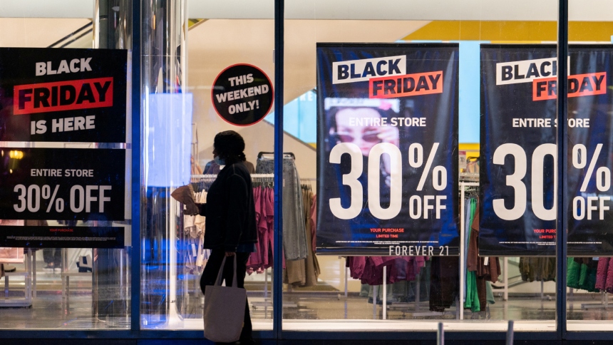 Este viernes, 29 de noviembre, el Black Friday o Viernes Negro en el sur de Florida (EEUU) comenzó con largas filas desde el amanecer en varios centros comerciales.  