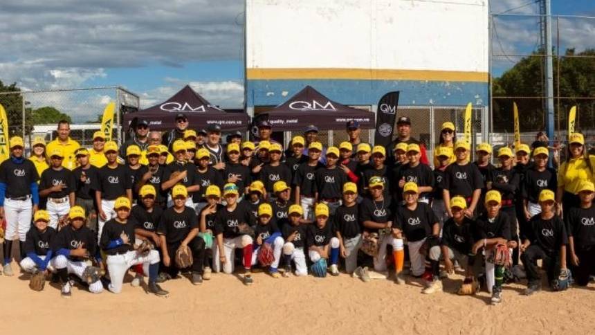 Clínica de Béisbol con Omar Vizquel para niños en Valencia 