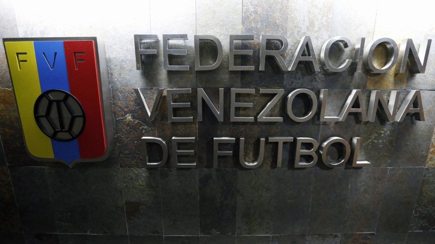 La FIFA castigó con fuerte suspensión y una multa millonaria a funcionario de la FVF, por irregularidades financieras