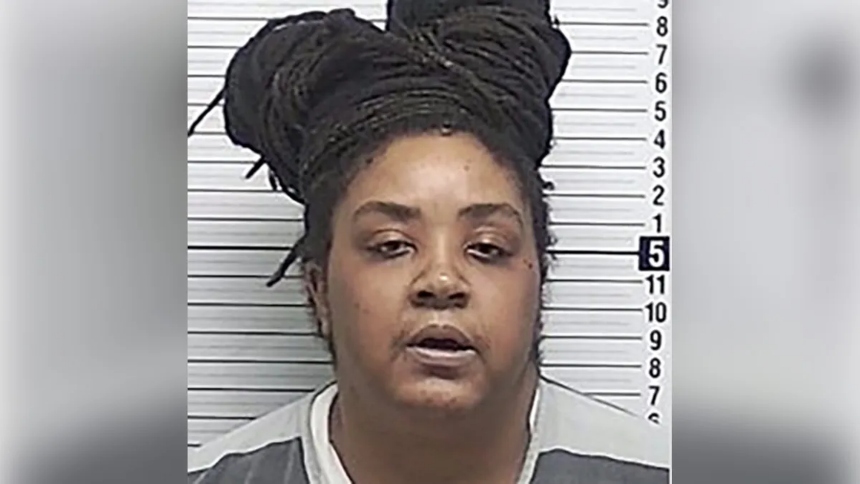 En un giro inesperado de los acontecimientos, Octavia Wells, una mujer de 41 años residente en Florida (EEUU), terminó arrestada después de confundir el número de su dealer con el de la policía y pedirles drogas.  