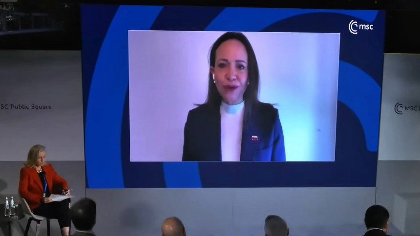 María Corina Machado destaca la "energía" y la "fuerza" de los presos liberados