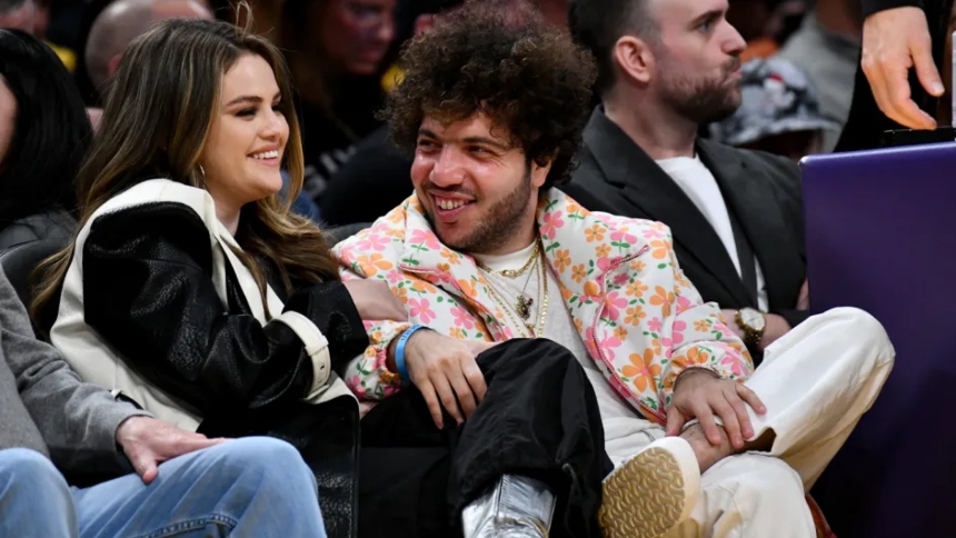 La cantante y actriz estadounidense Selena Gomez mantiene una imagen pública de estrella global, pero en privado sigue una dieta «de niña de cinco años», según reveló su esposo Benny Blanco durante una grabación del podcast de Gwyneth Paltrow para Goop. 